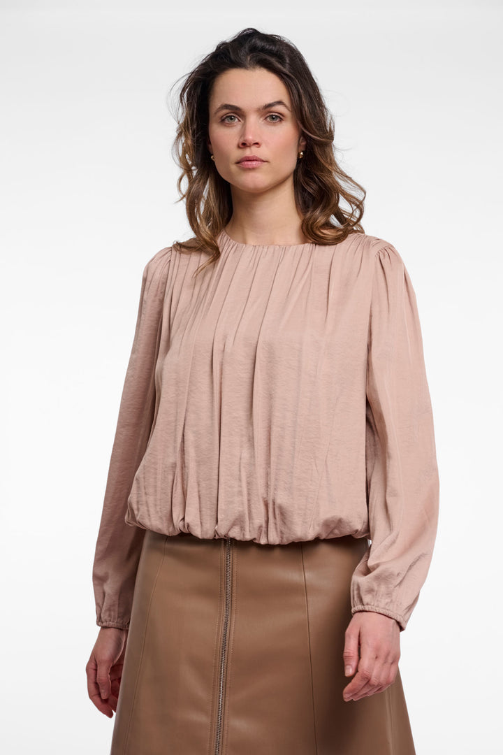 Faint taupe