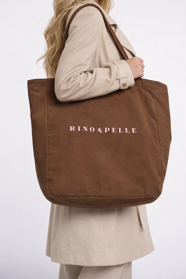 Dolly tote bag