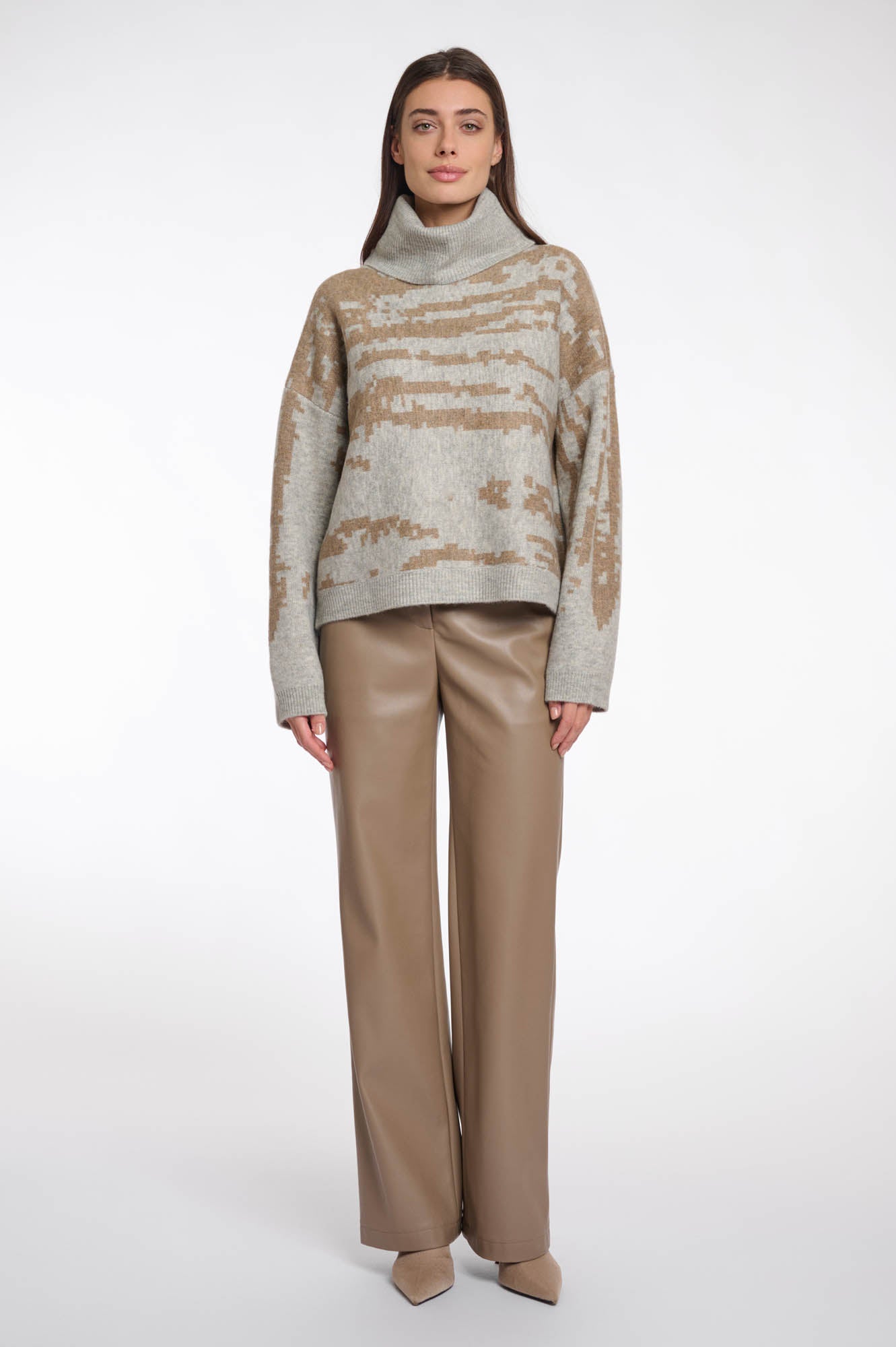 Izzie sweater