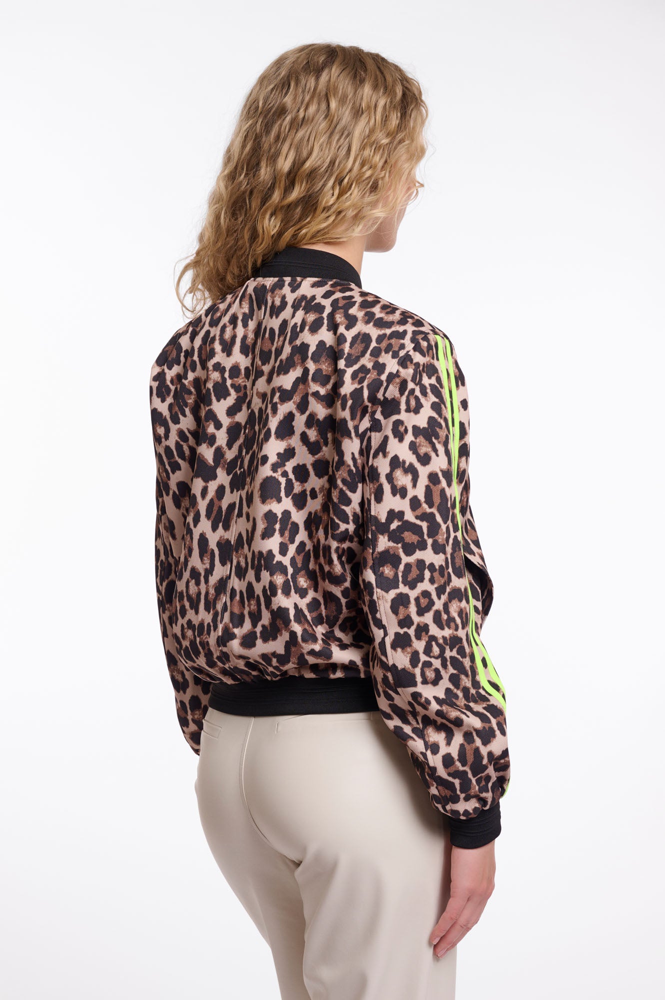Leopard neon