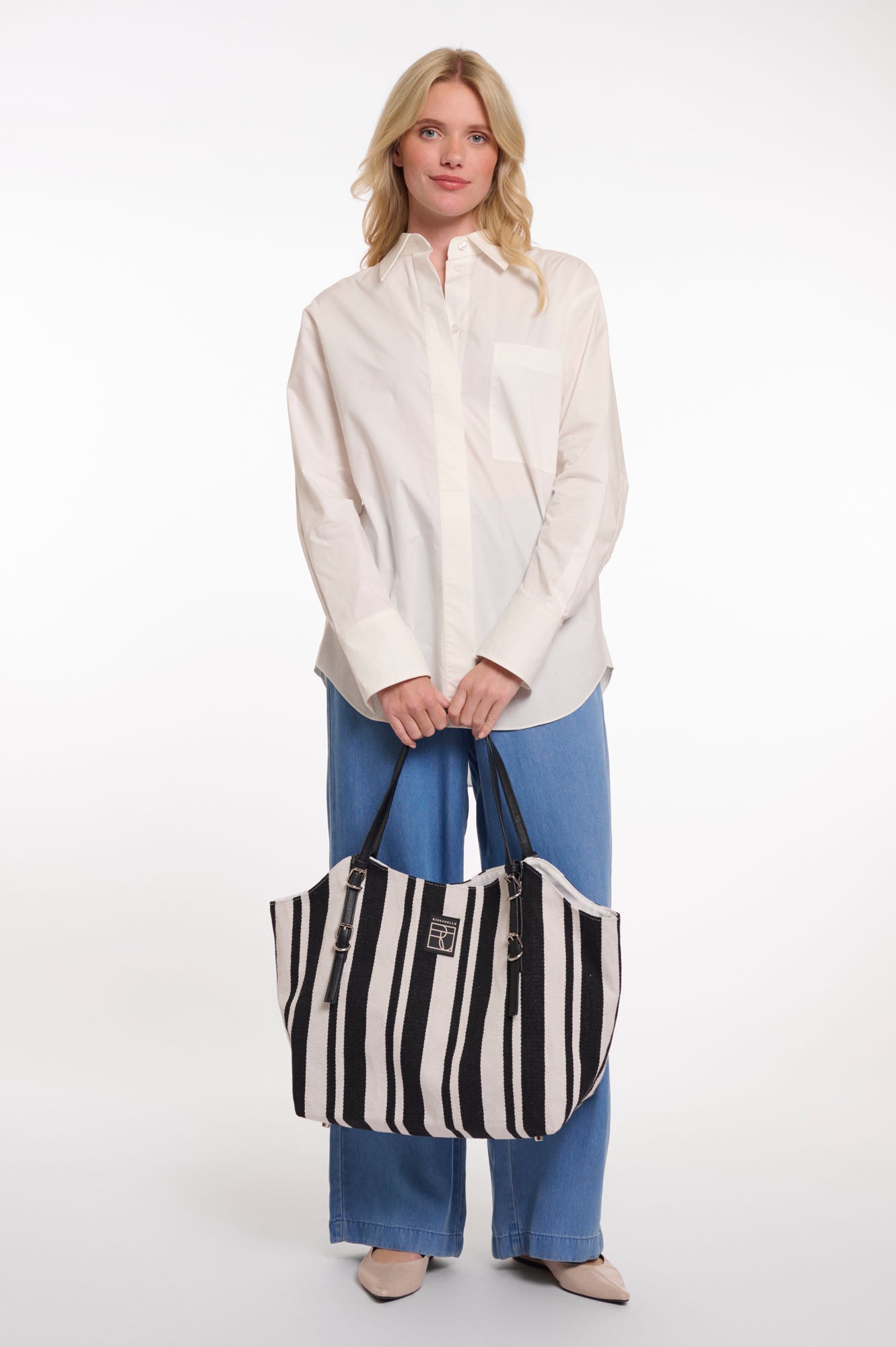 Black and white stripe