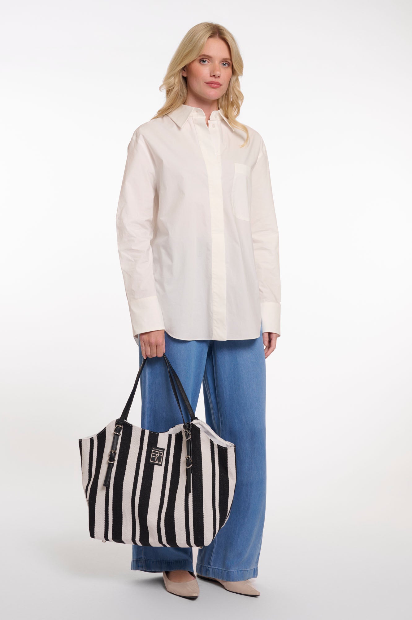 Black and white stripe