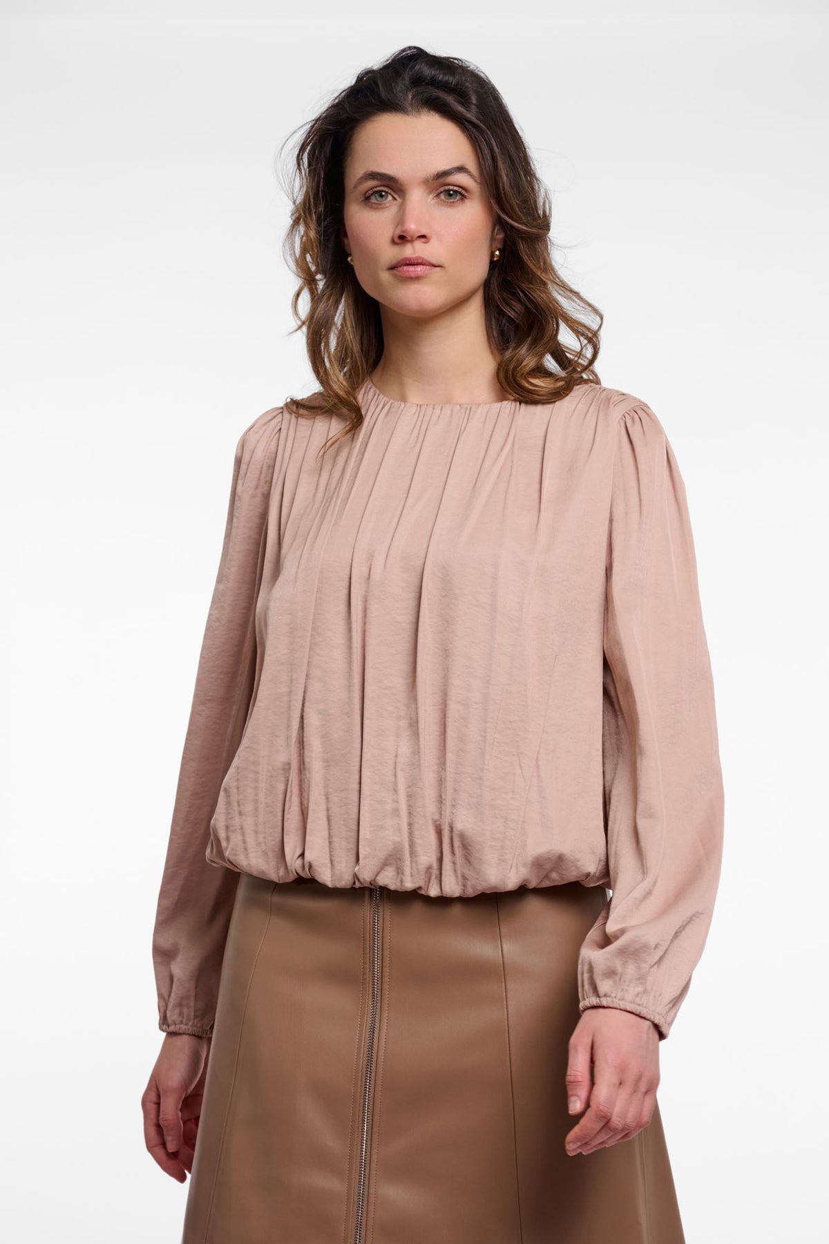 Faint taupe