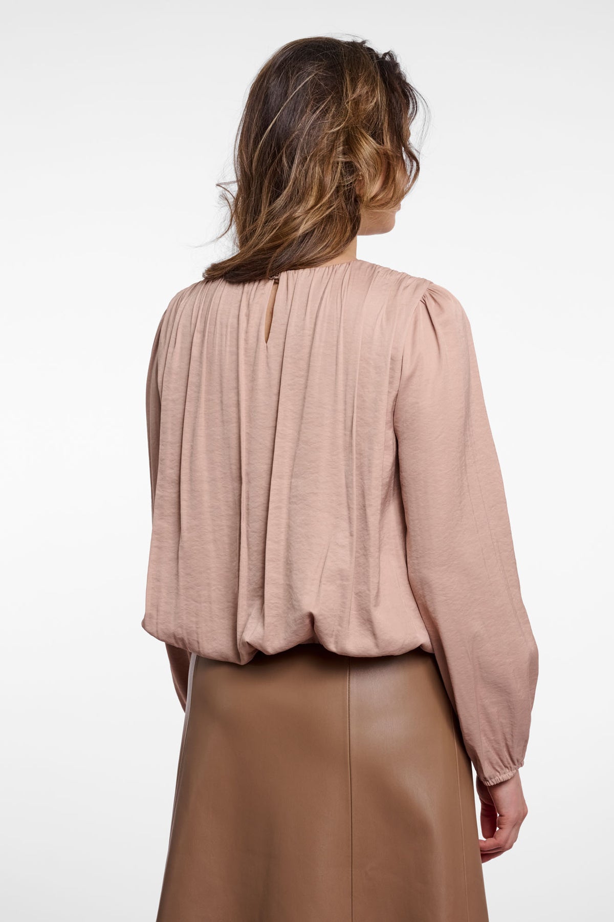 Faint taupe