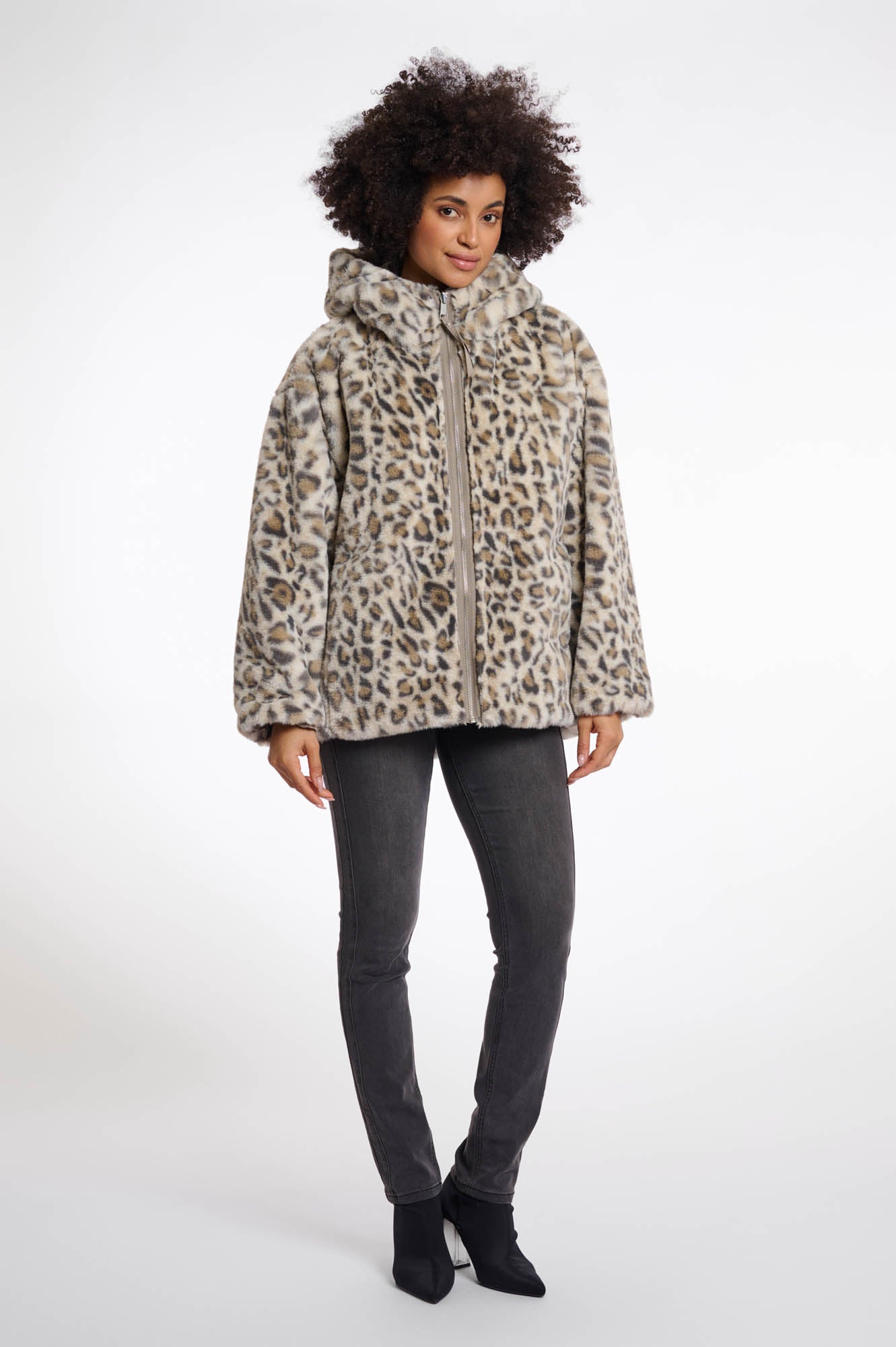 Light pebble and leopard