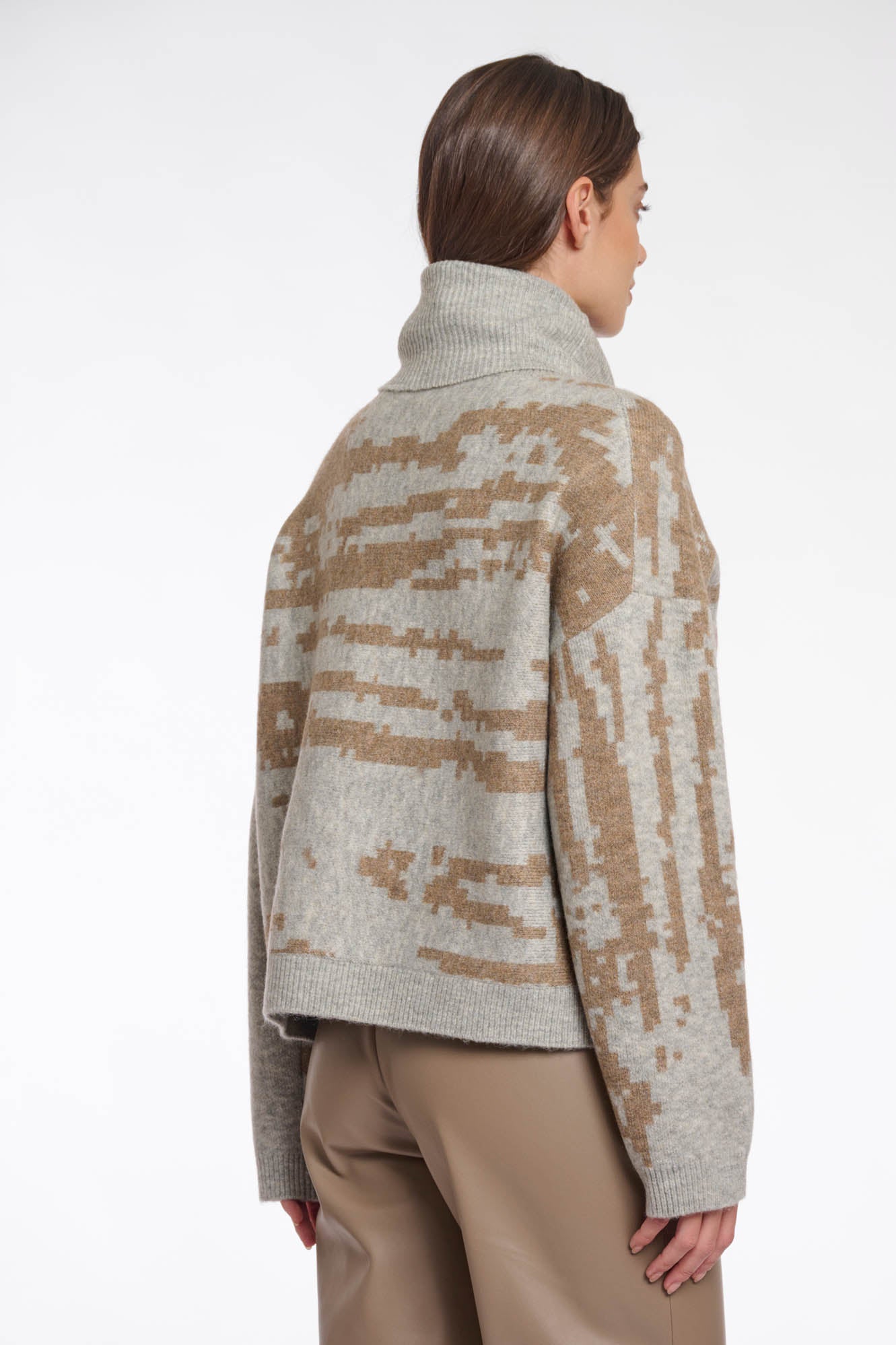 Izzie sweater