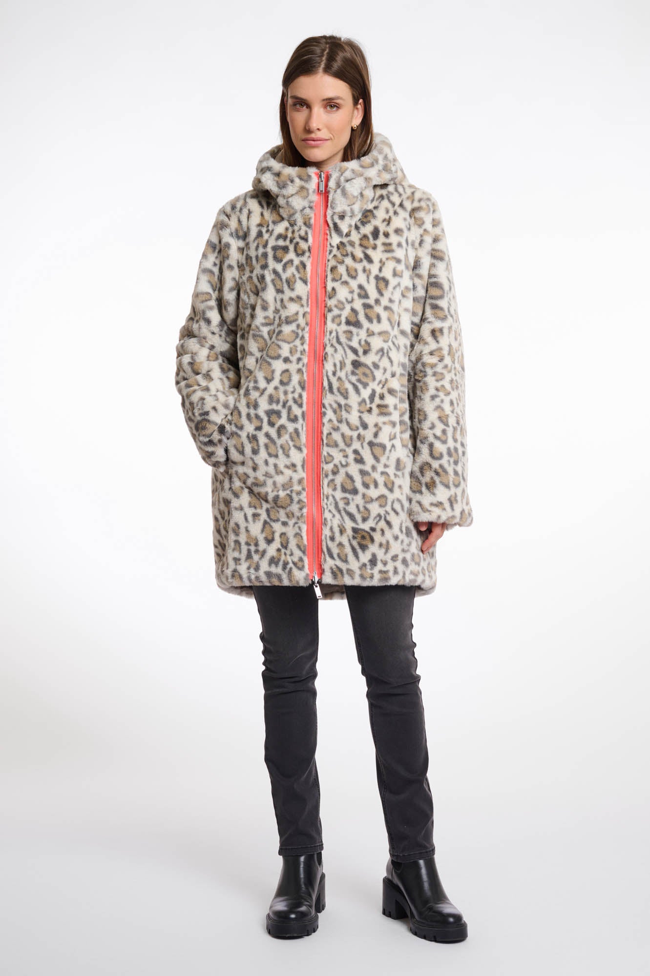 Light pebble and leopard