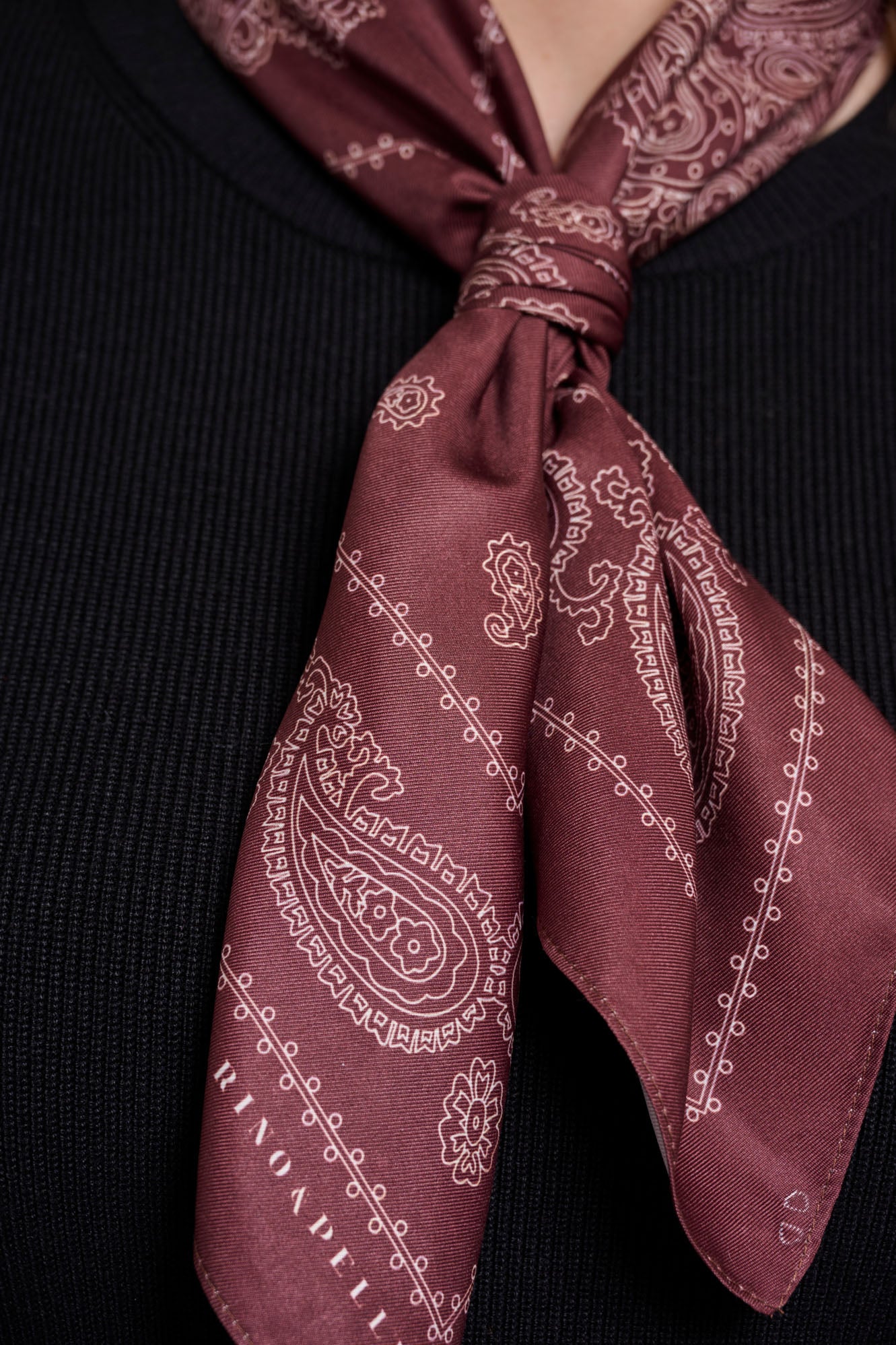 Sangria paisley