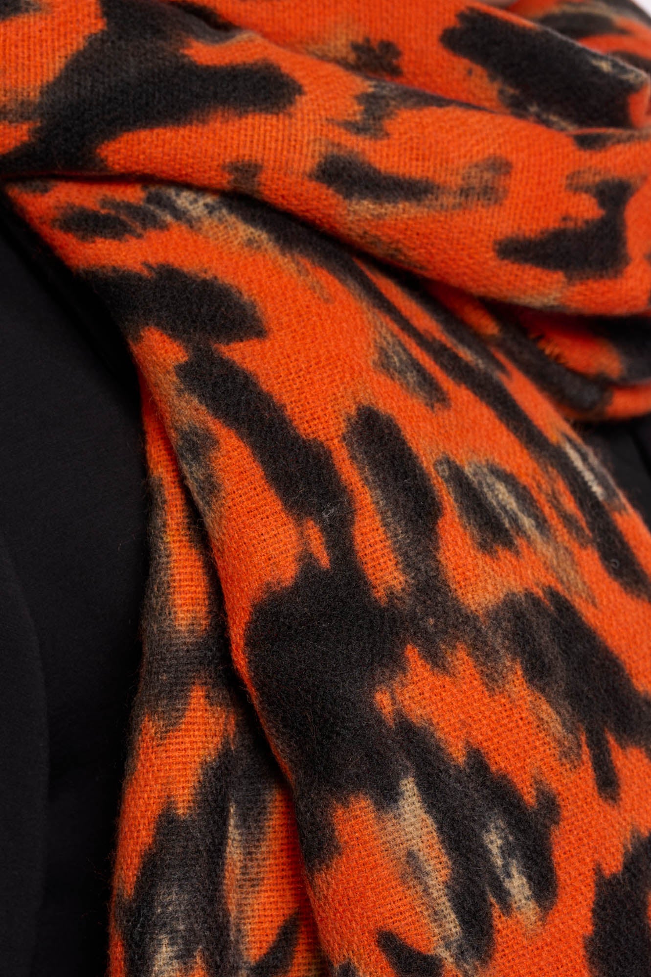 Malin leopard scarf