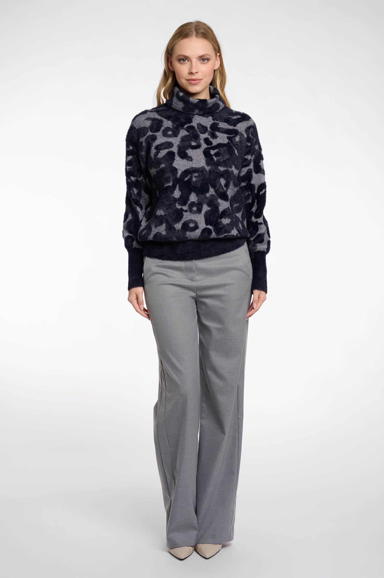 Grey black leo