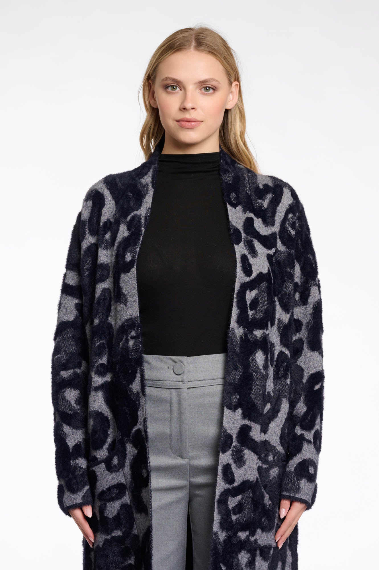 Grey black leo