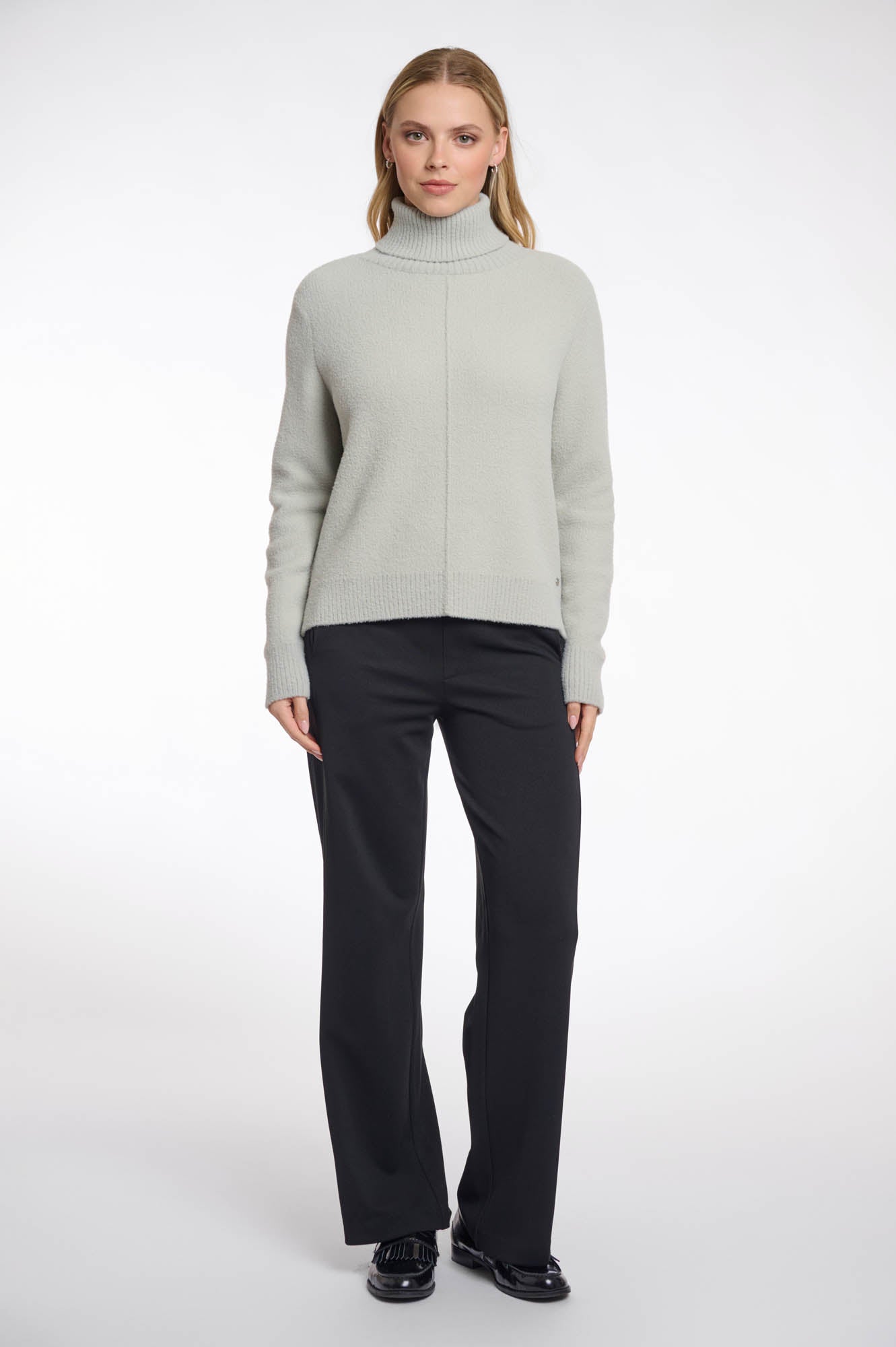 Noor sweater