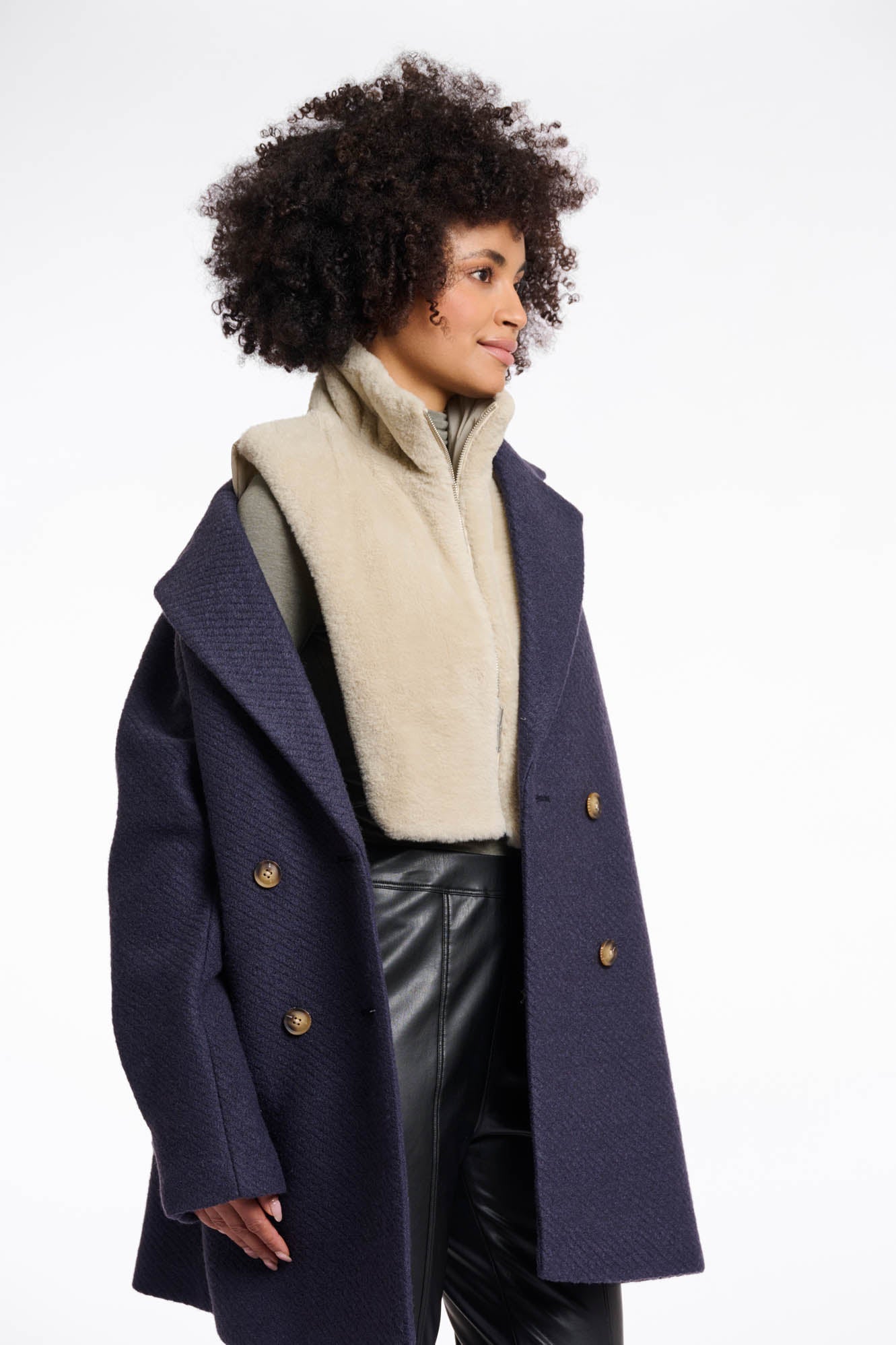 Nura reversible faux-fur bib