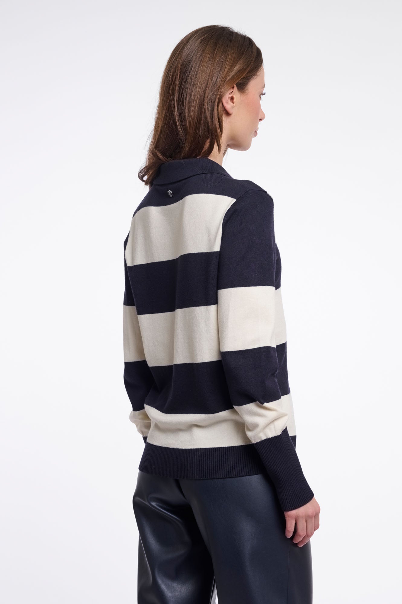 Dark navy snow white